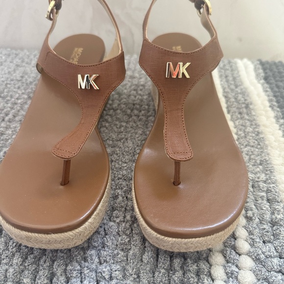 Michael Kors Tan Platform Sandals - Picture 1 of 4